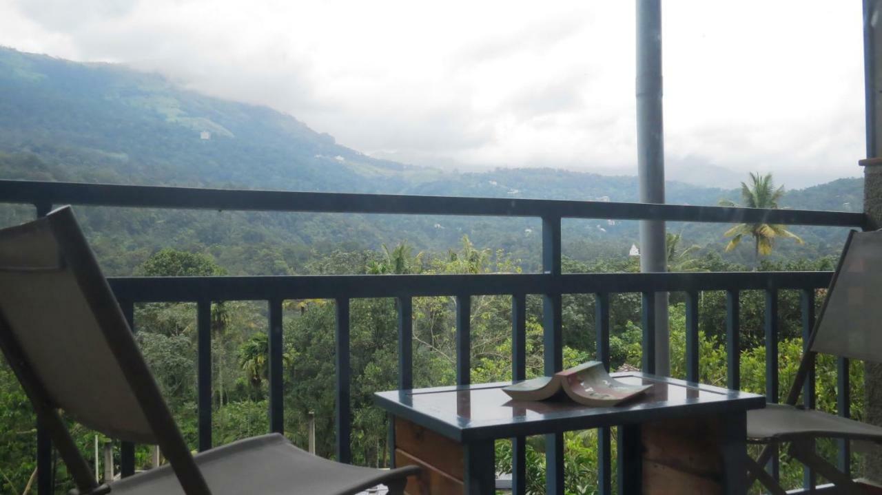 Mistletoe Homestay & Cafe Munnar Ngoại thất bức ảnh